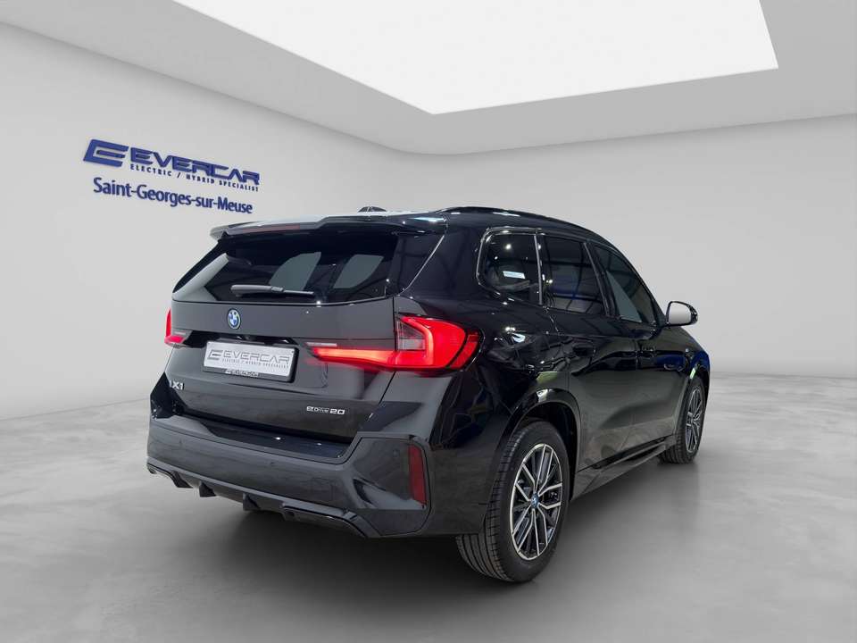 BMW iX1 - Imagem 4