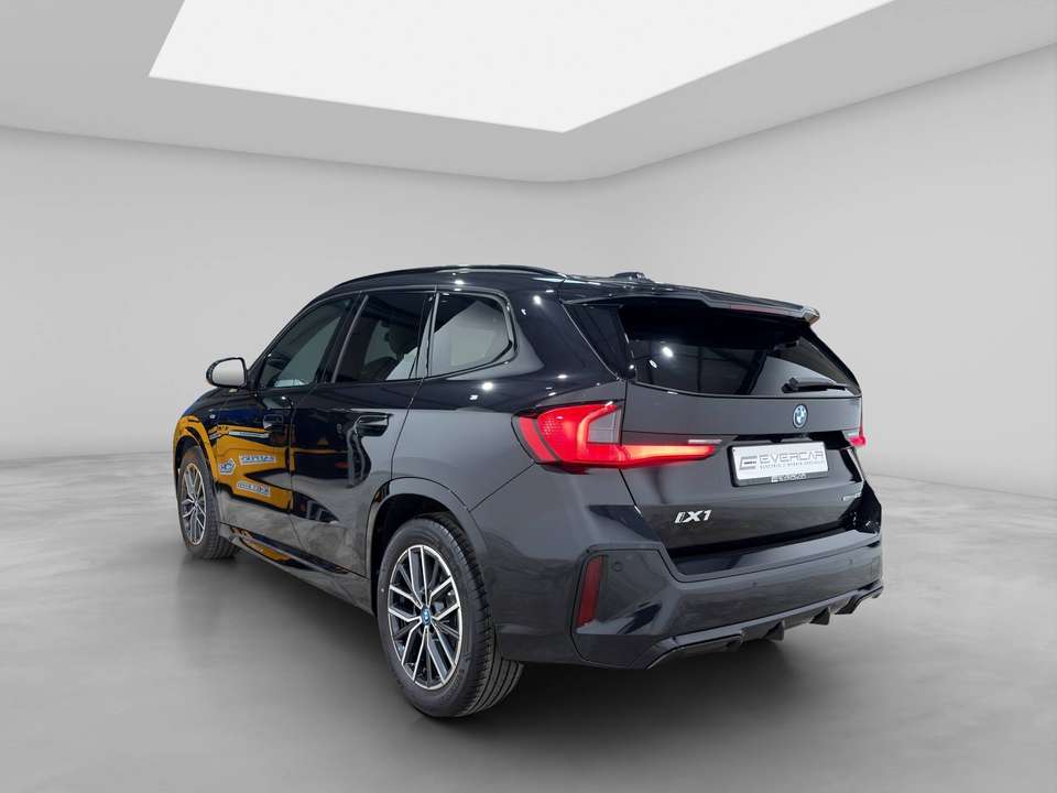 BMW iX1 - Imagem 6