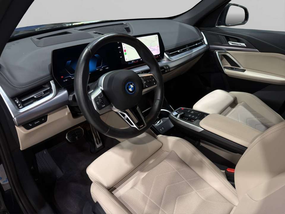BMW iX1 - Imagem 8