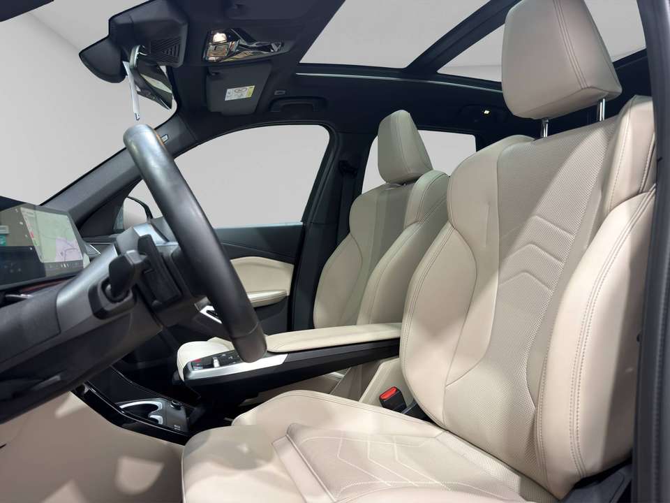 BMW iX1 - Imagem 10