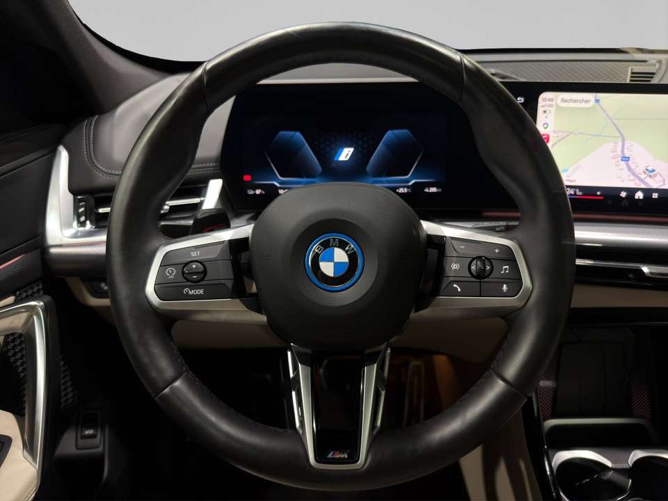 BMW iX1 - Imagem 13