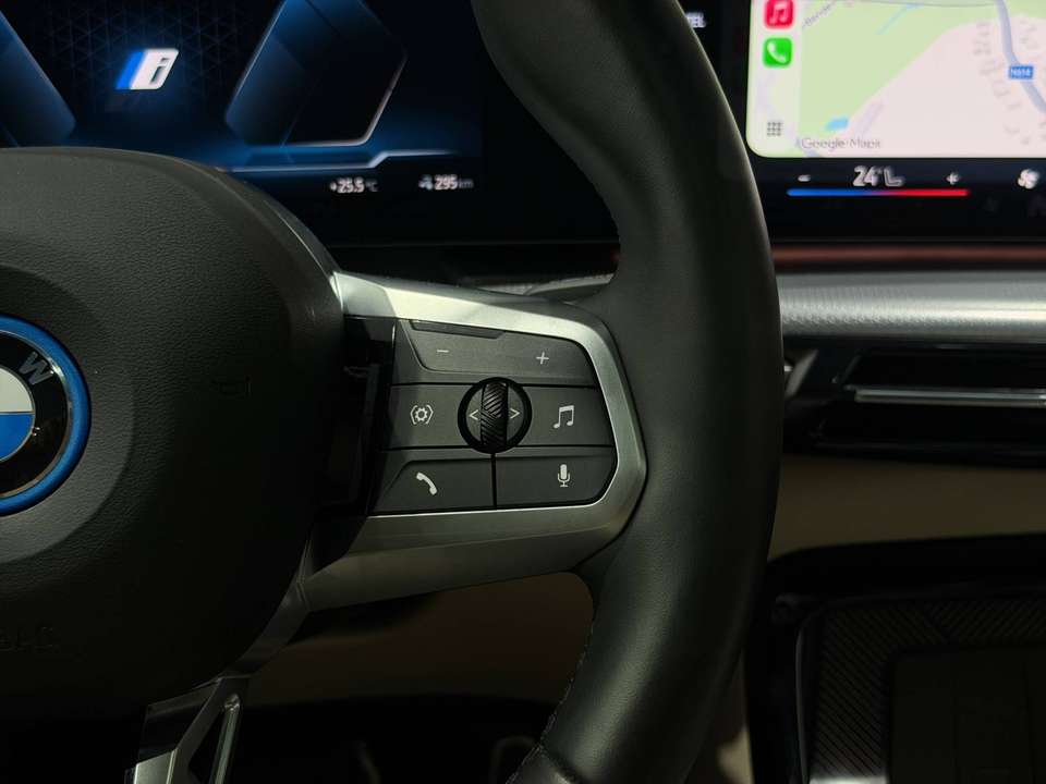BMW iX1 - Imagem 14