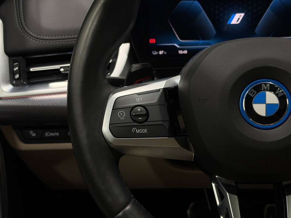 BMW iX1 - Imagem 15
