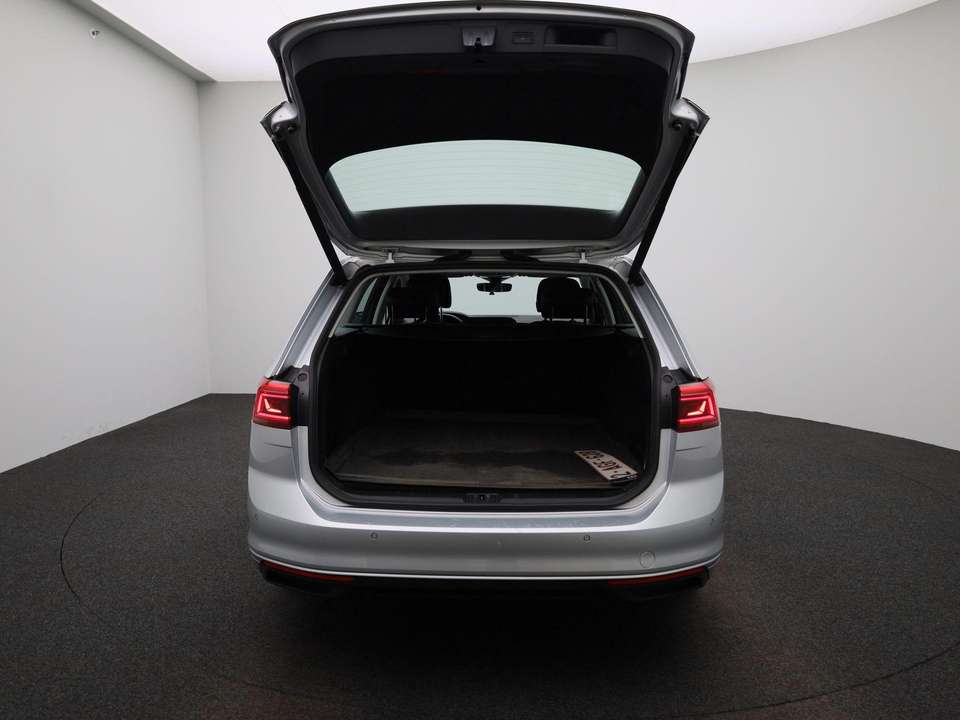 Volkswagen Passat Variant - Imagem 13