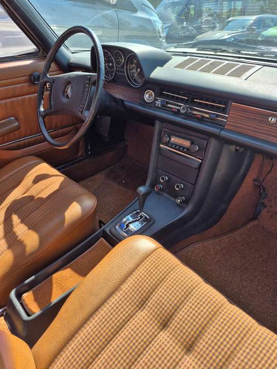 Mercedes-Benz 250 - Imagem 4