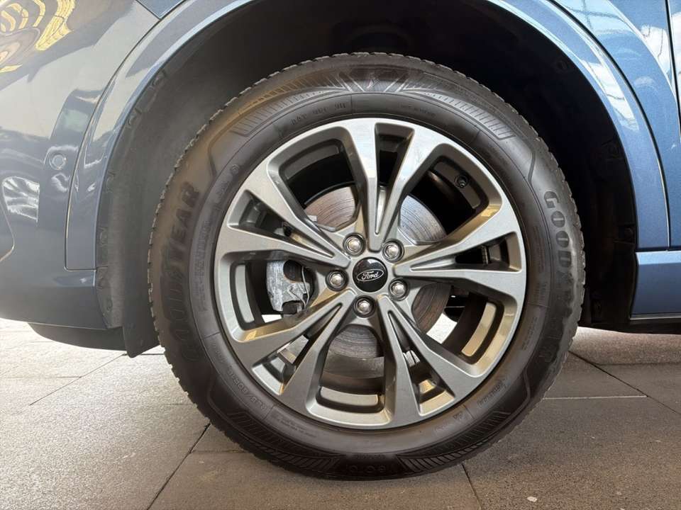 Ford Kuga - Imagem 6