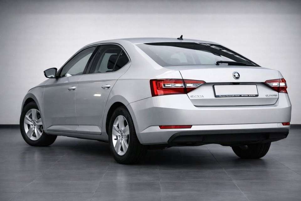 Skoda Superb - Imagem 7
