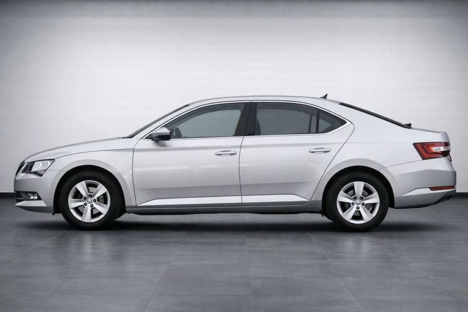 Skoda Superb - Imagem 9