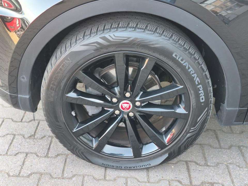 Jaguar E-Pace - Imagem 10