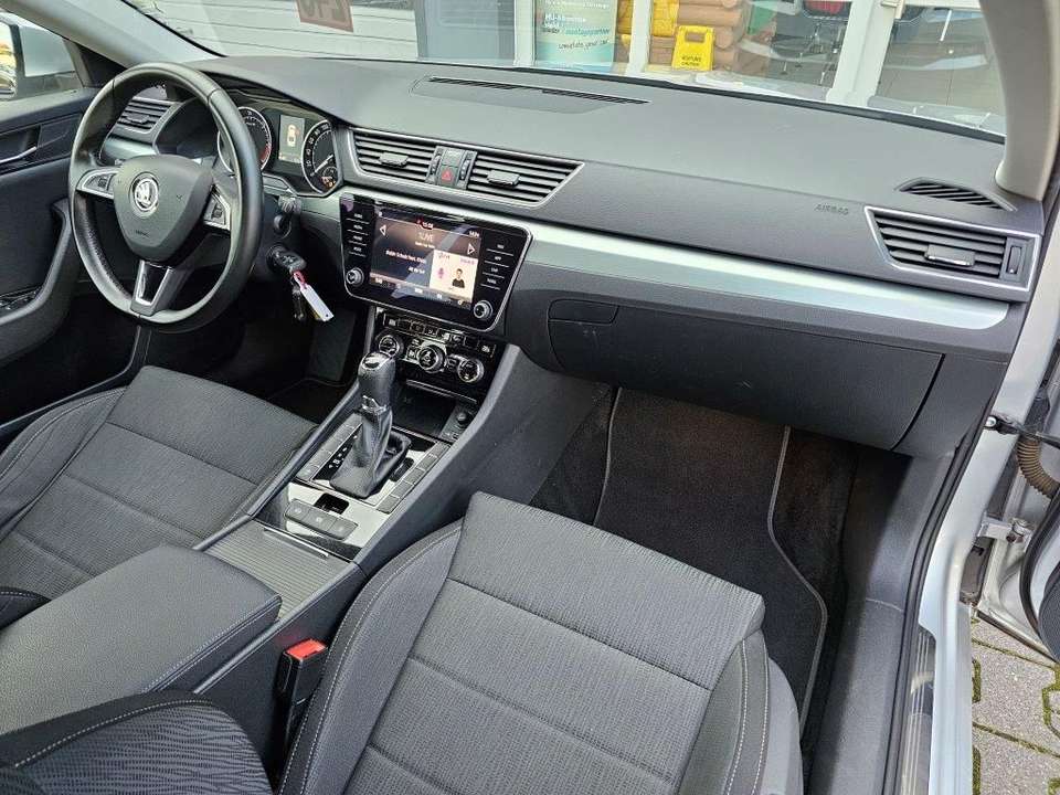 Skoda Superb - Imagem 12