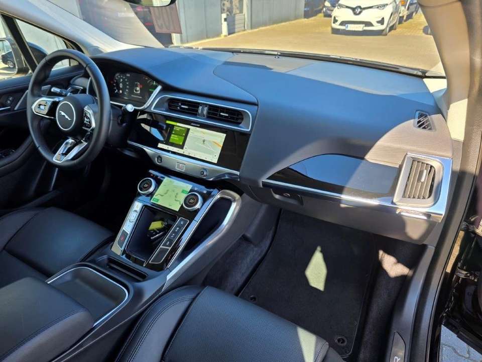 Jaguar I-Pace - Imagem 11