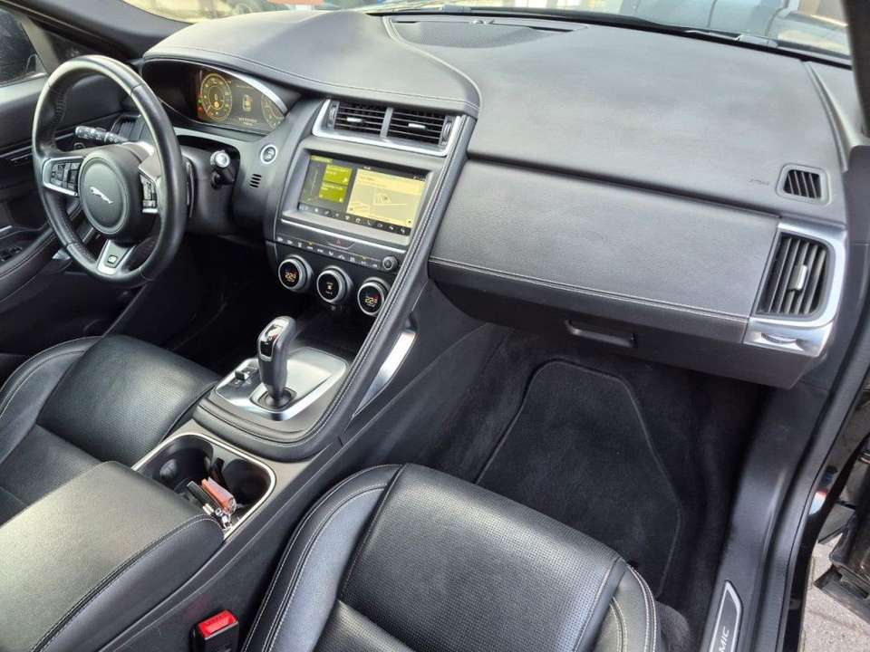 Jaguar E-Pace - Imagem 13