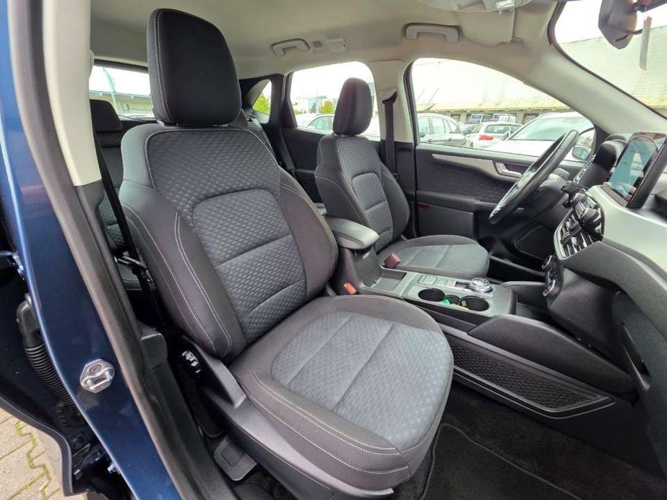 Ford Kuga - Imagem 15
