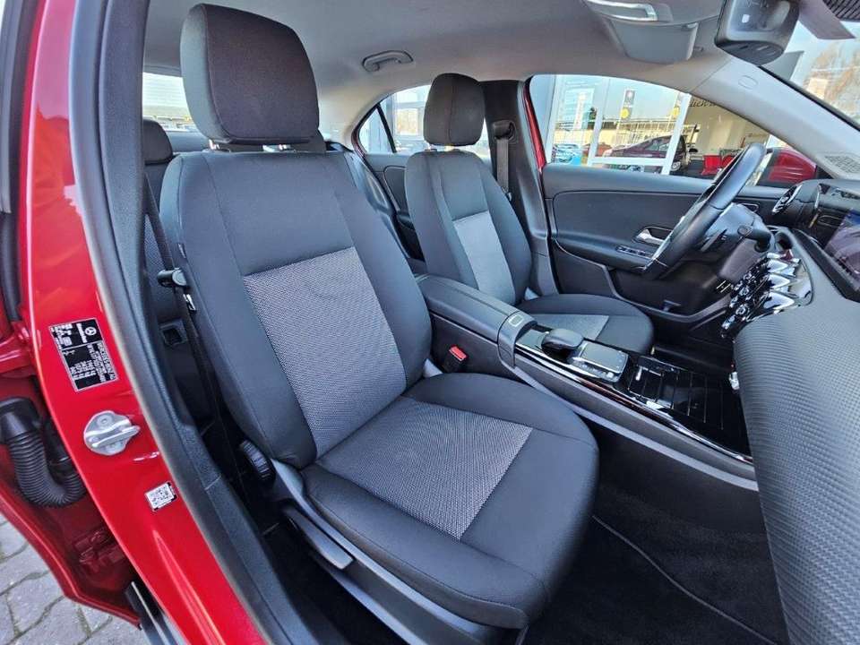 Mercedes-Benz A 180 - Imagem 14