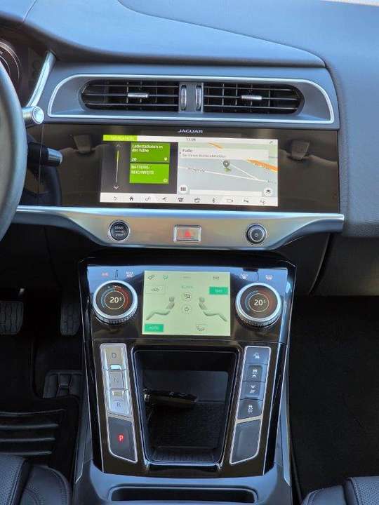 Jaguar I-Pace - Imagem 13