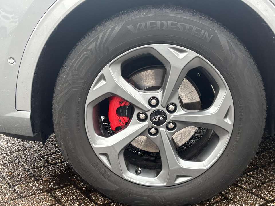 Ford Kuga - Imagem 8