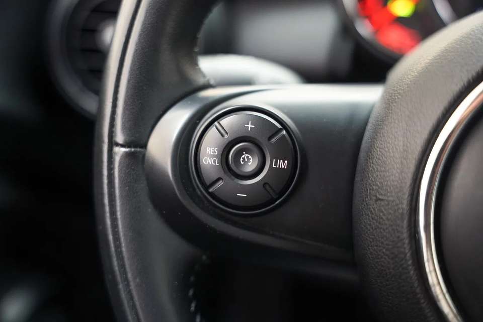 MINI One - Imagem 14