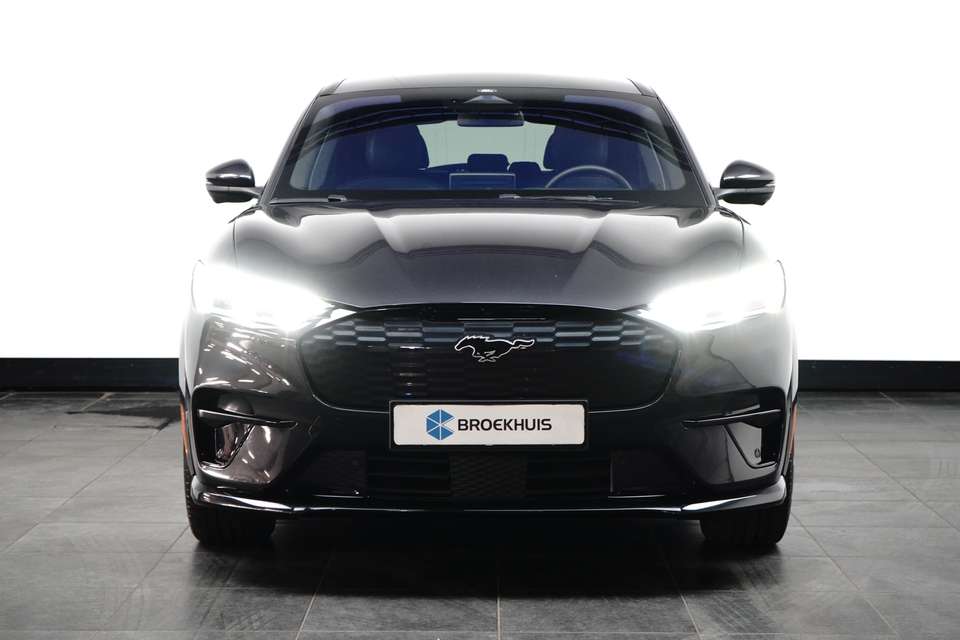 Ford Mustang Mach-E - Imagem 2