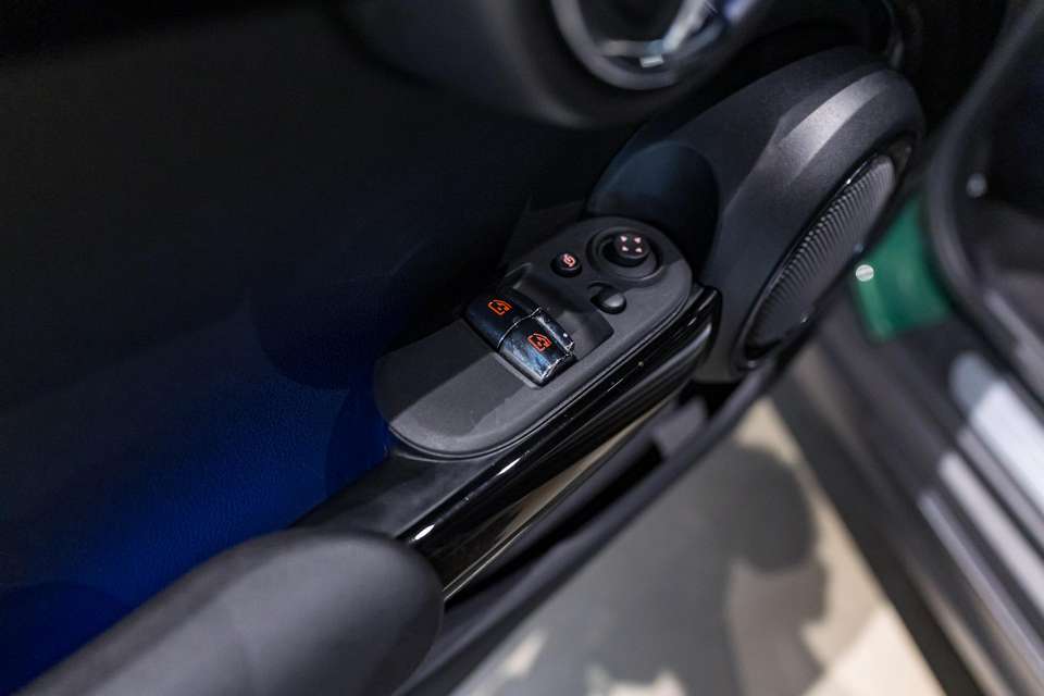 MINI Cooper SE - Imagem 13