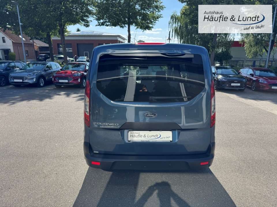 Ford Grand Tourneo - Imagem 5