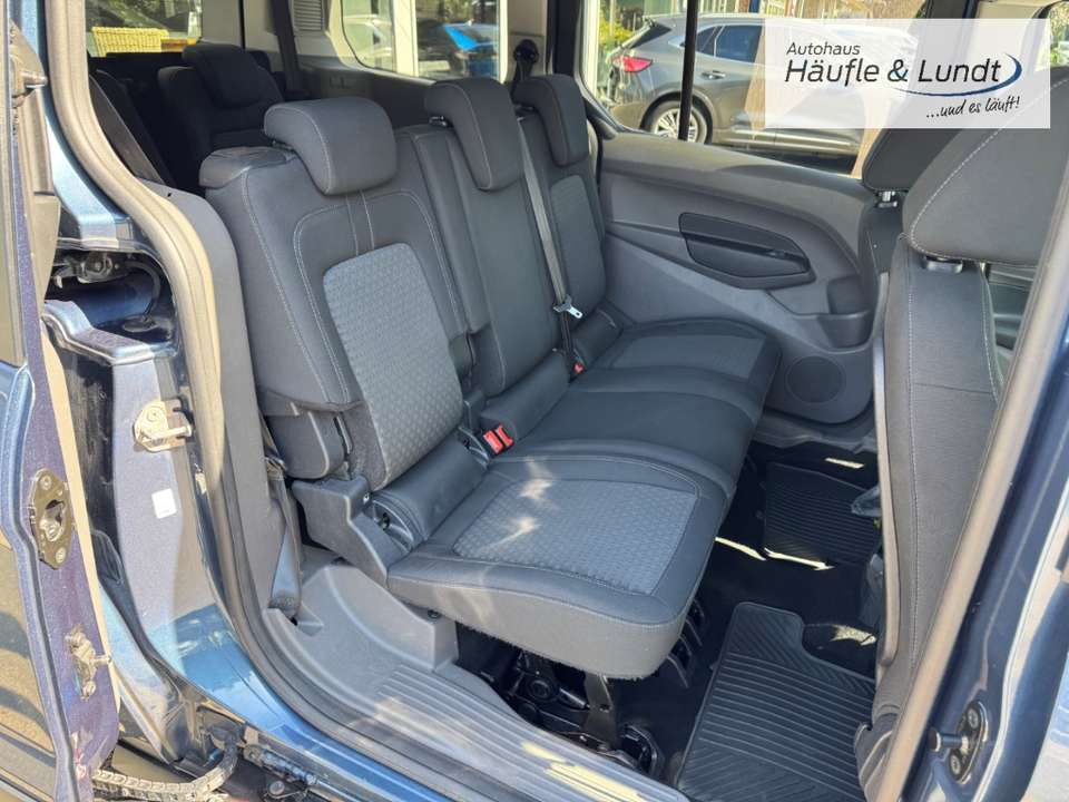 Ford Grand Tourneo - Imagem 15