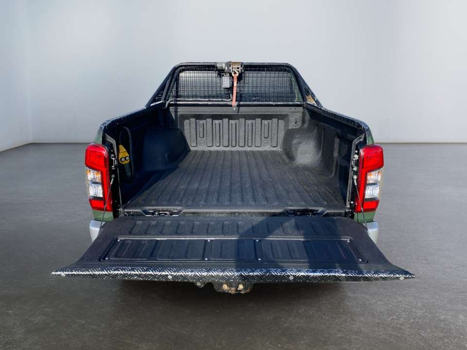 Mitsubishi L200 - Imagem 13