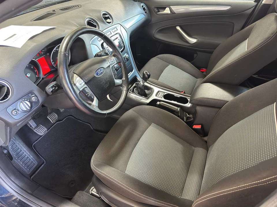 Ford Mondeo - Imagem 8