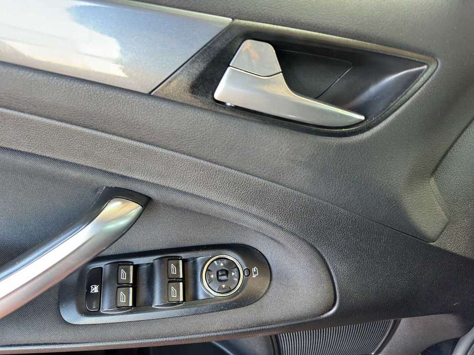 Ford Mondeo - Imagem 10