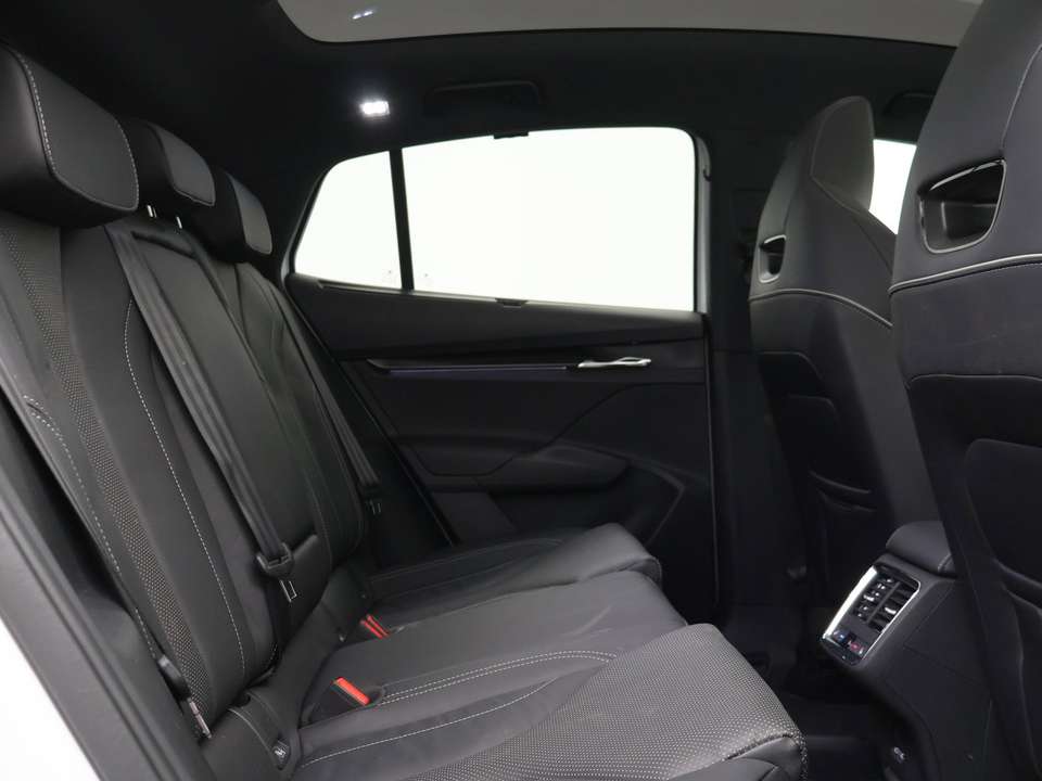 Skoda Enyaq - Imagem 12