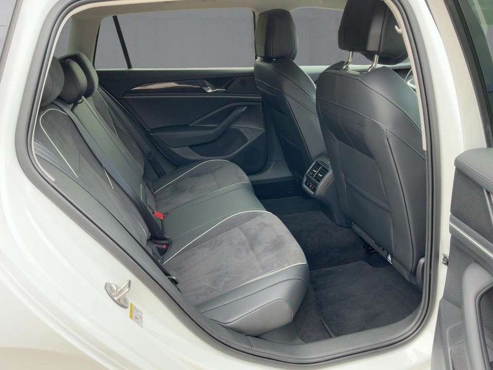 Volkswagen Passat Variant - Imagem 13