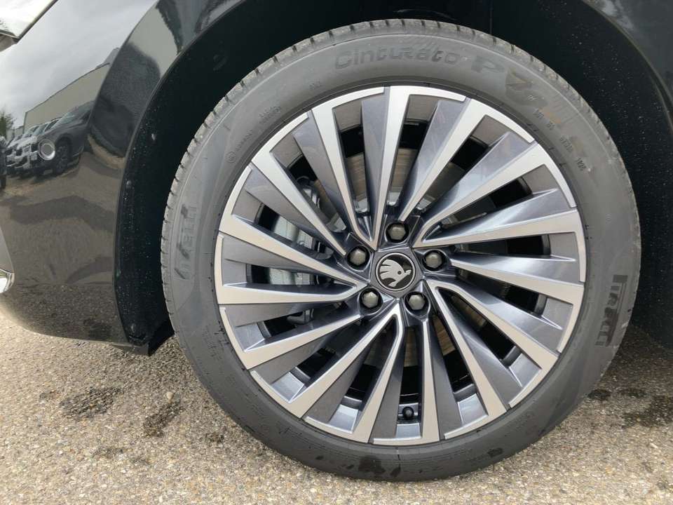Skoda Superb - Imagem 12