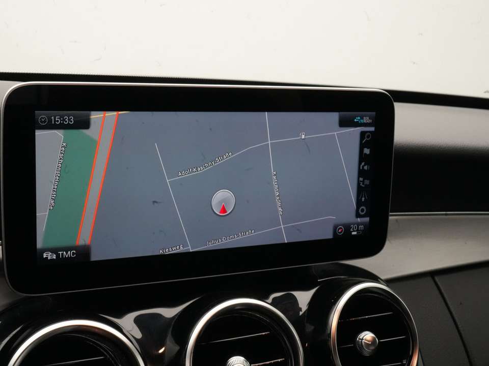 Mercedes-Benz C 300 - Imagem 7