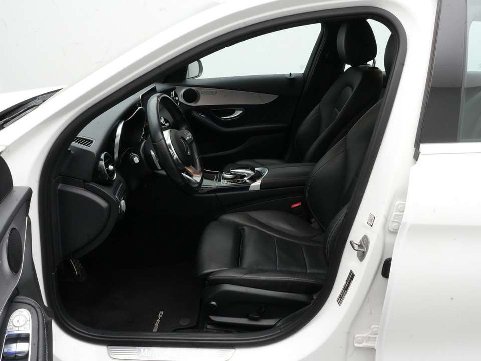 Mercedes-Benz C 300 - Imagem 8