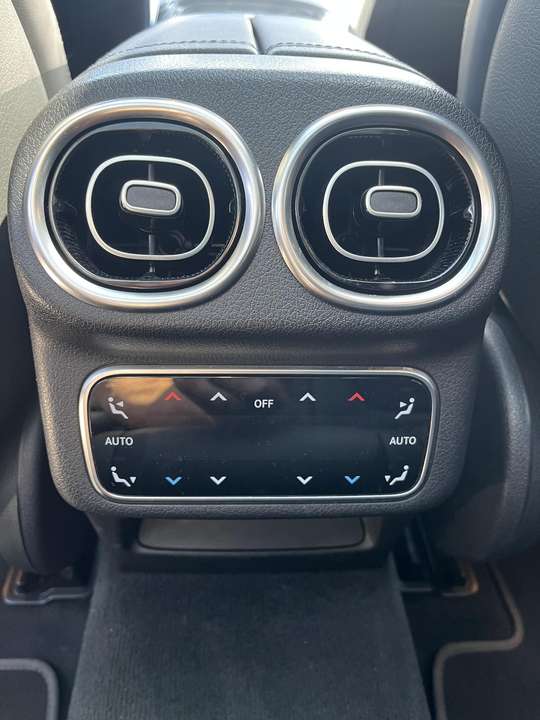 Mercedes-Benz GLC 300 - Imagem 10