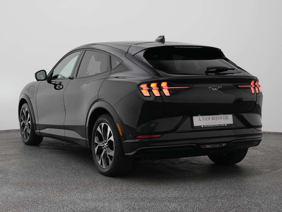 Ford Mustang Mach-E - Imagem 6