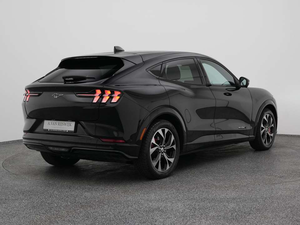 Ford Mustang Mach-E - Imagem 7