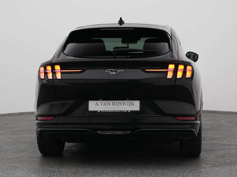 Ford Mustang Mach-E - Imagem 11