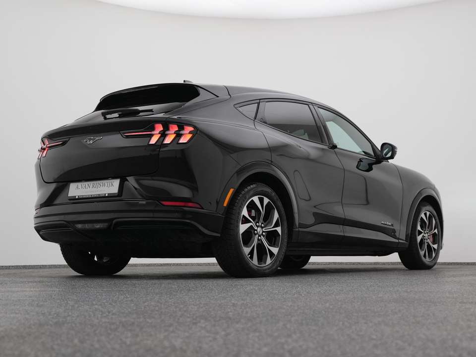 Ford Mustang Mach-E - Imagem 17