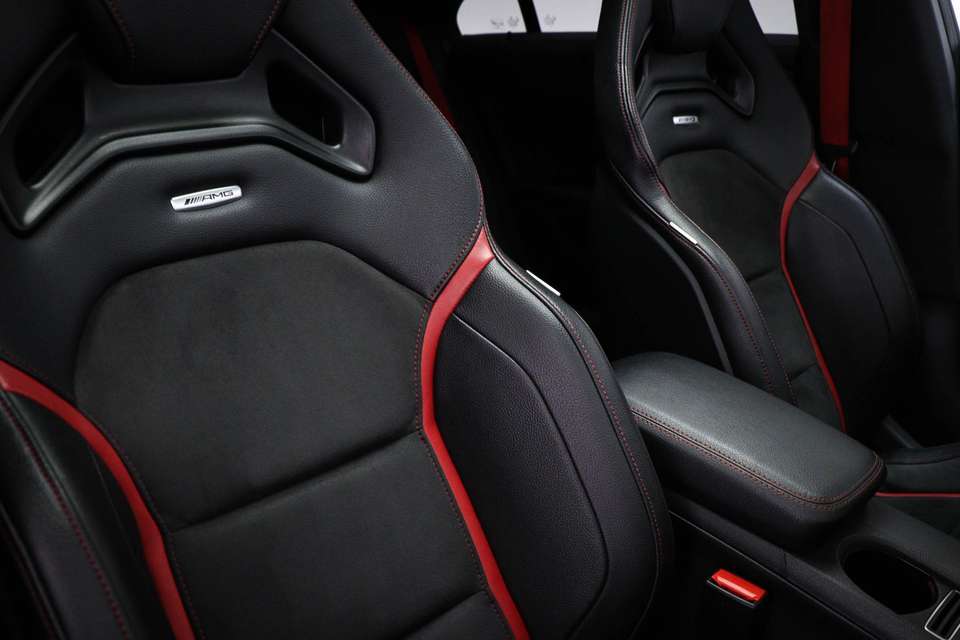 Mercedes-Benz CLA 45 AMG - Imagem 14