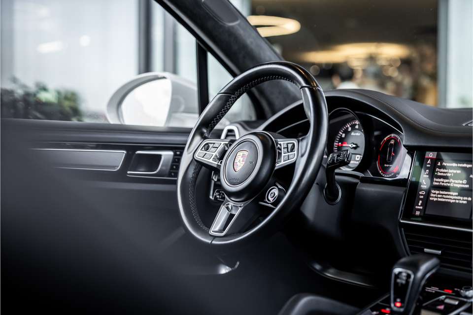 Porsche Cayenne - Imagem 10
