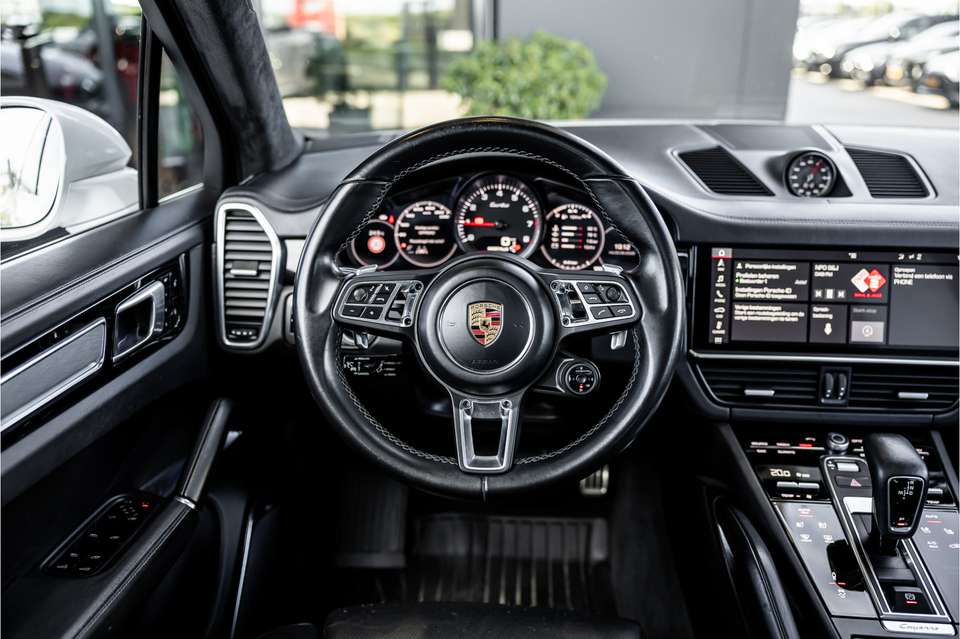 Porsche Cayenne - Imagem 11