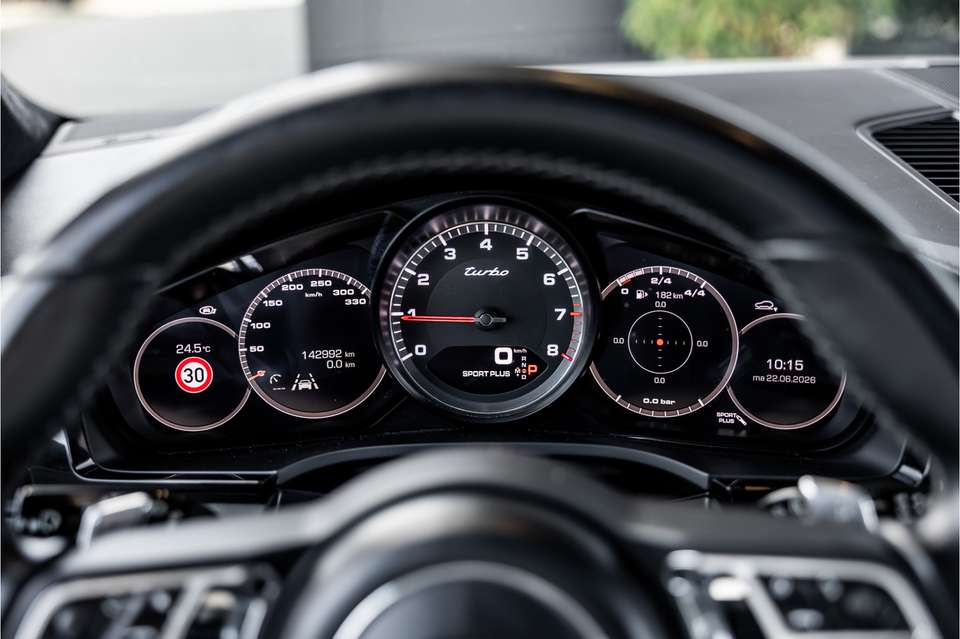 Porsche Cayenne - Imagem 12