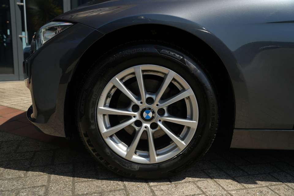 BMW 320 - Imagem 6