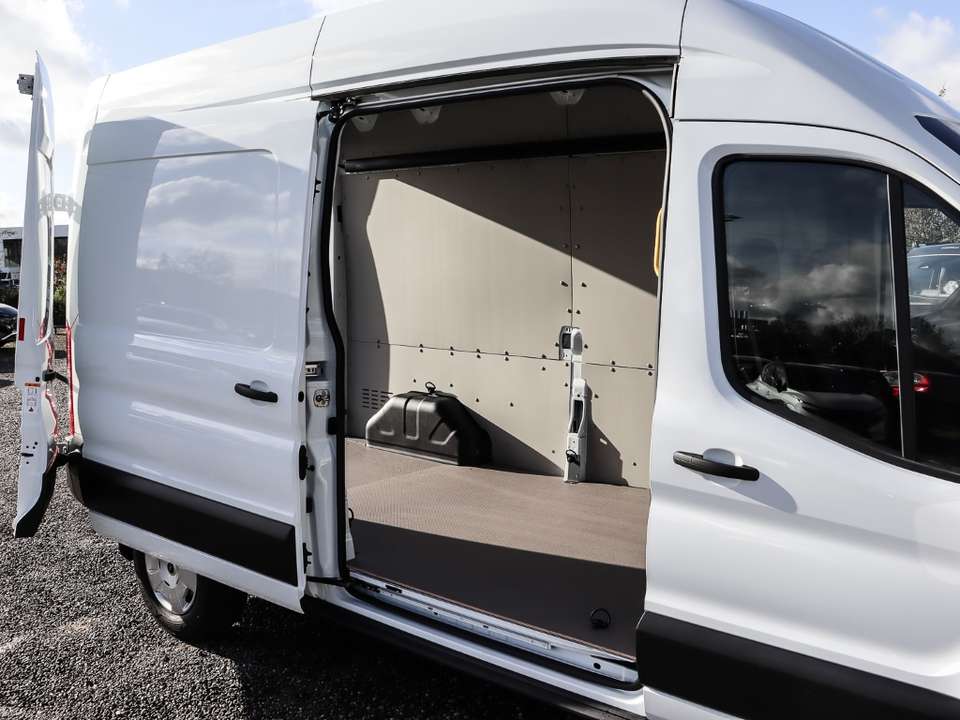 Ford Transit - Imagem 14