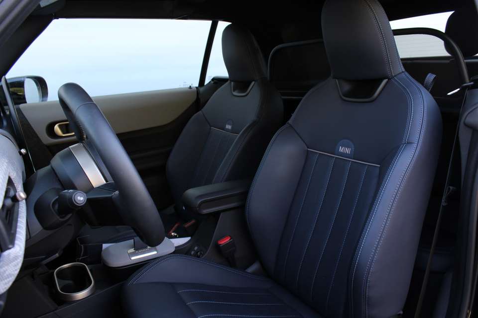 MINI Cooper C Cabrio - Imagem 15