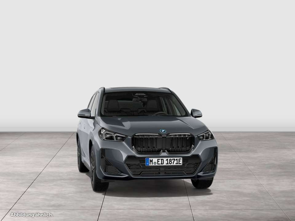 BMW iX1 - Imagem 11