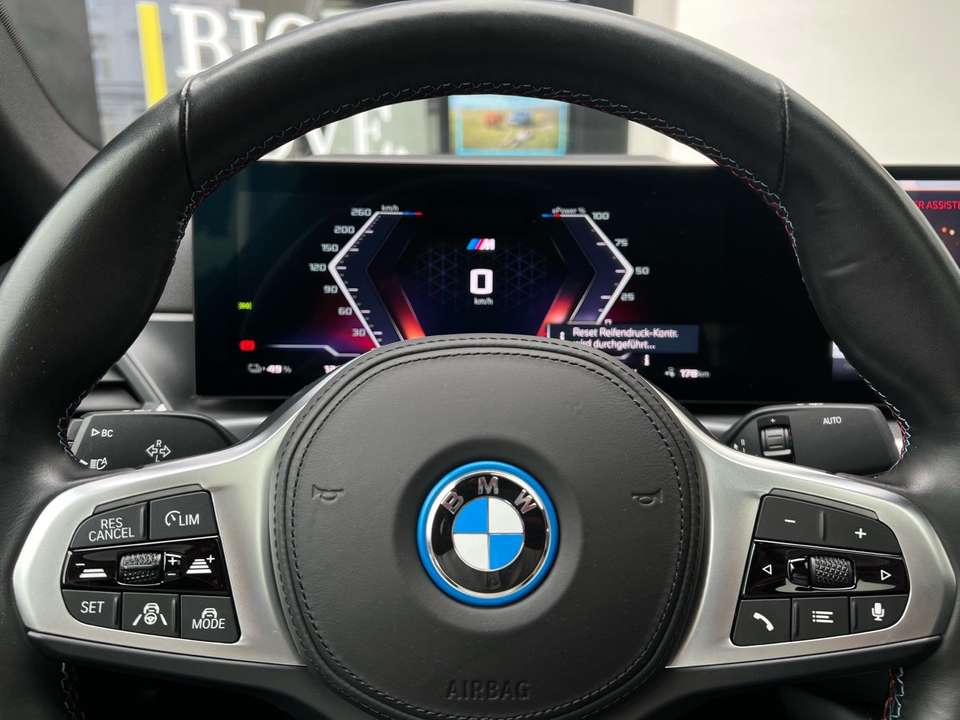 BMW i4 - Imagem 15