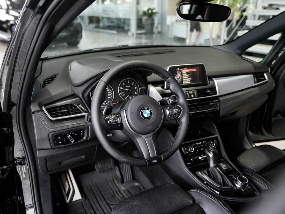 BMW 220 - Imagem 2