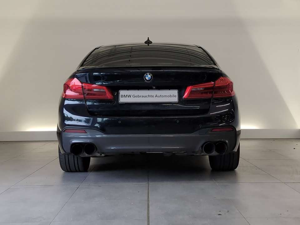 BMW M550 - Imagem 9