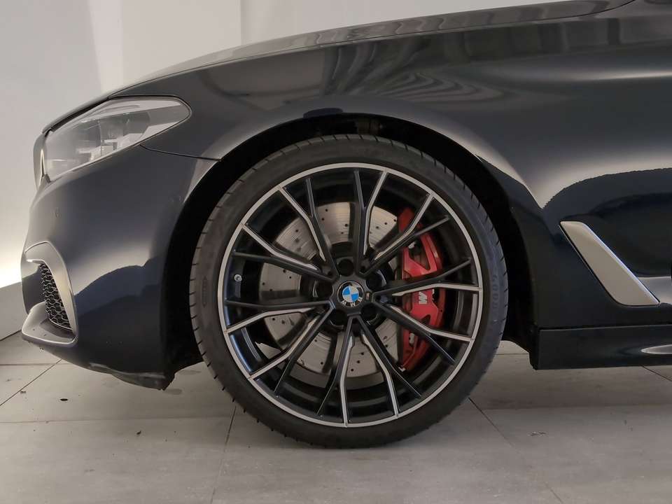 BMW M550 - Imagem 10